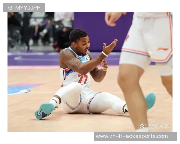 足球巨星挑战扣篮极限 展现篮球与足球完美融合的精彩瞬间 足球巨星挑战扣篮极限 展现篮球与足球完美融合的精彩瞬间